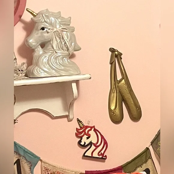 ▫️Vtg Pearl and Ceramic Unicorn Head Decor - Picture 2 of 2